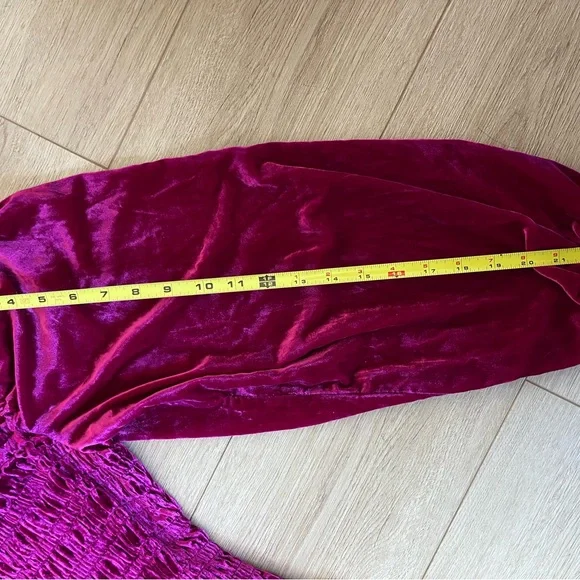 NWT Anthropologie velvet top - Picture 9 of 9